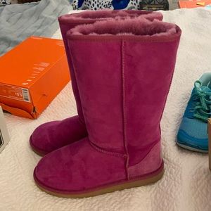 Ugg Kids size 6